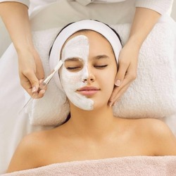 Luxe Beauty Parlour's De-Tan / Bleach Treatment for Brighter Skin